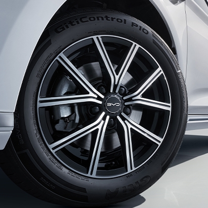 model-m6-solution-exterior-alloy-wheels